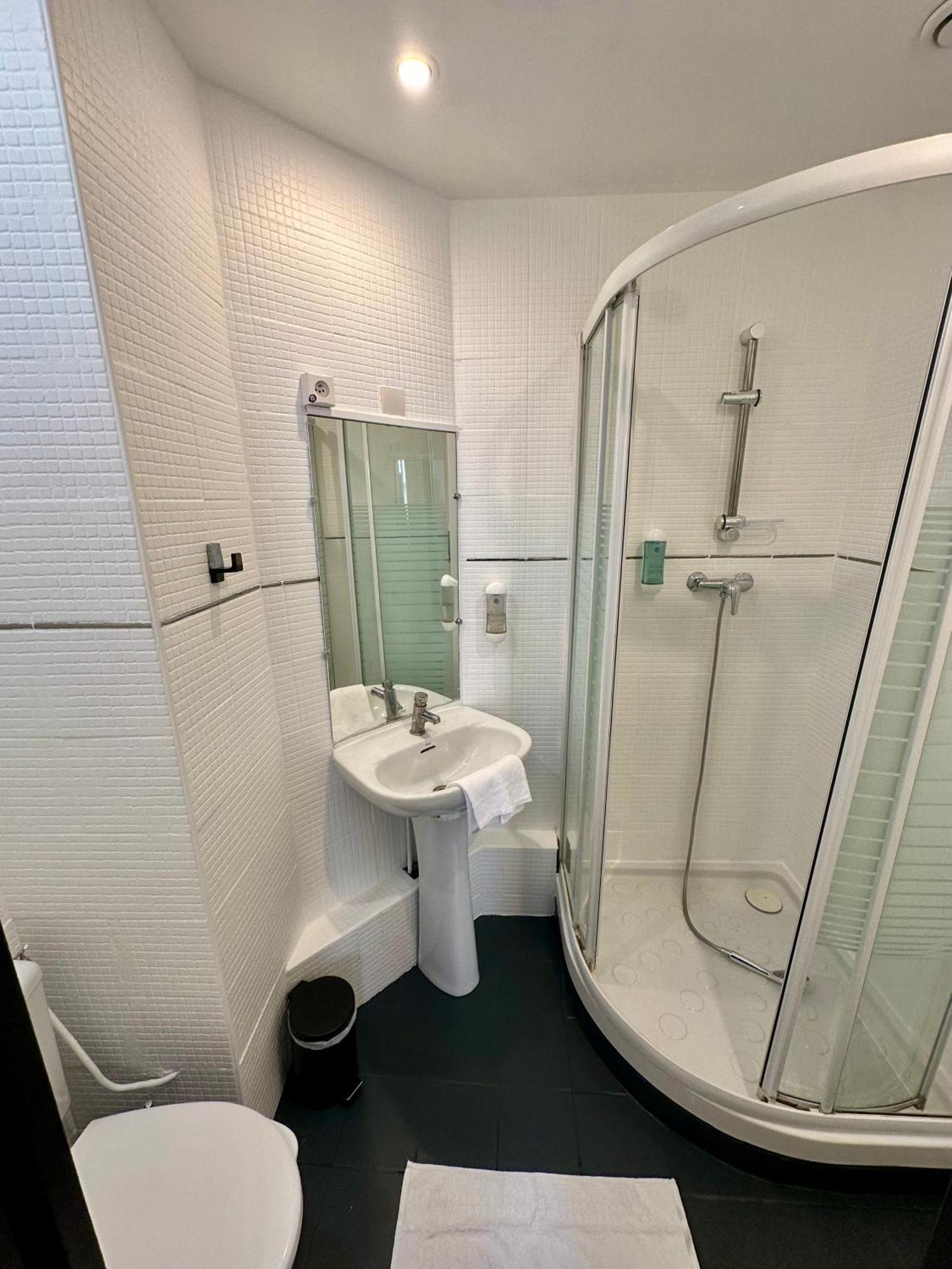 Hotel Victor Hugo Clamart Dış mekan fotoğraf