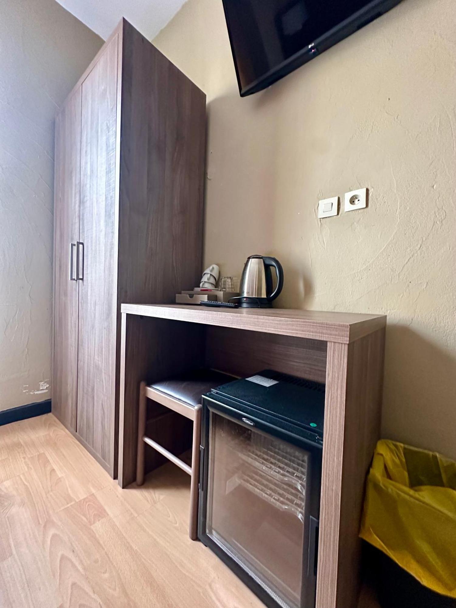 Hotel Victor Hugo Clamart Dış mekan fotoğraf