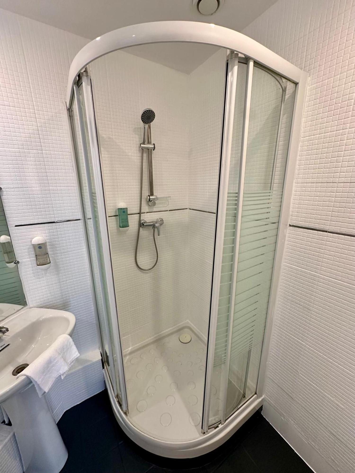 Hotel Victor Hugo Clamart Dış mekan fotoğraf
