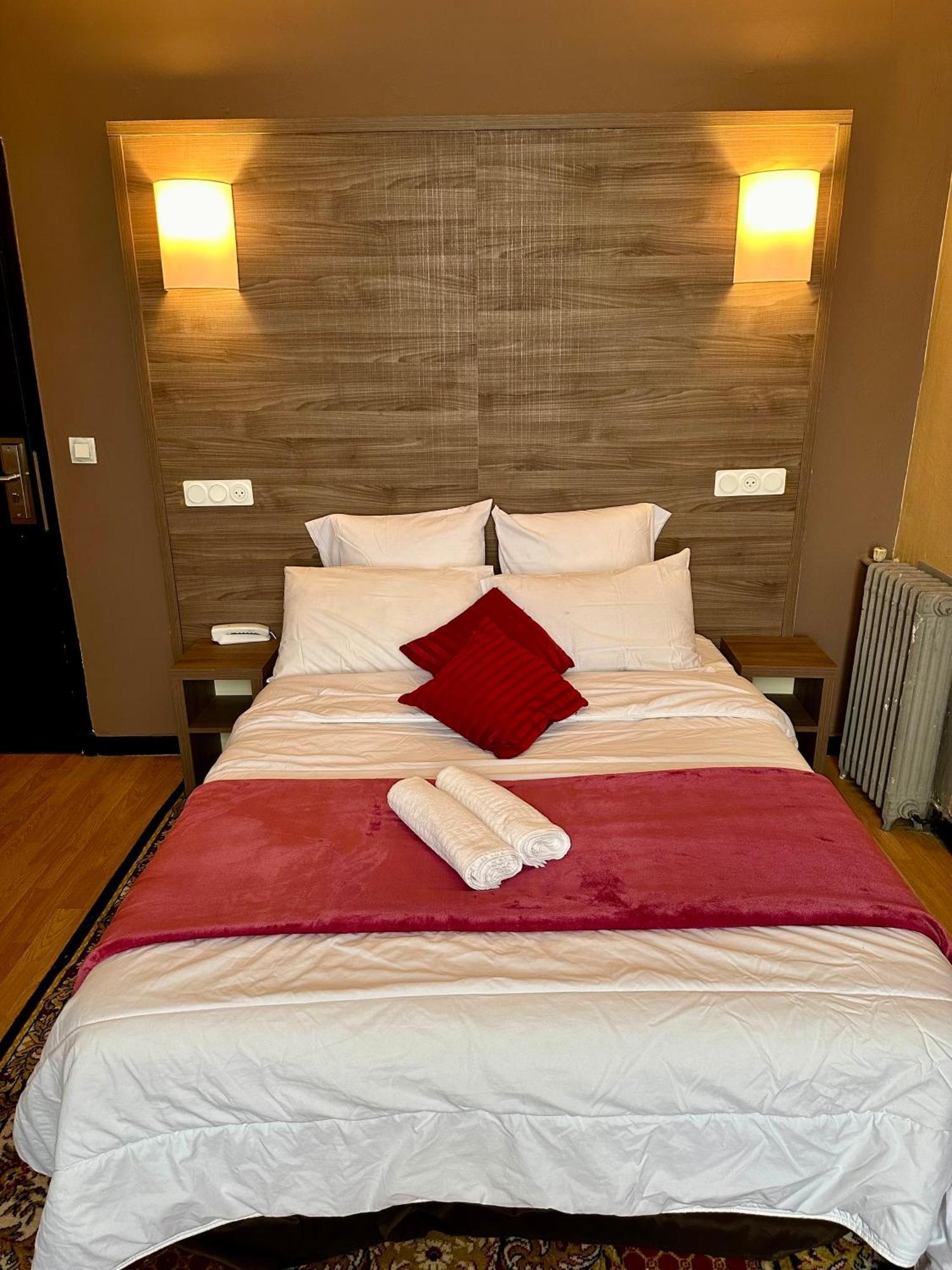 Hotel Victor Hugo Clamart Dış mekan fotoğraf